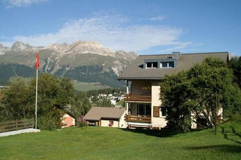 View from the side with roof-windows (livingroom and bath with Shower)
