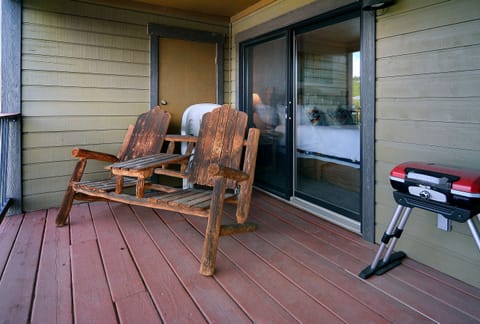 Deck off master/living room, electric grill