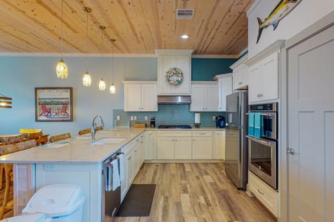 3rd Floor Living/Kitchen