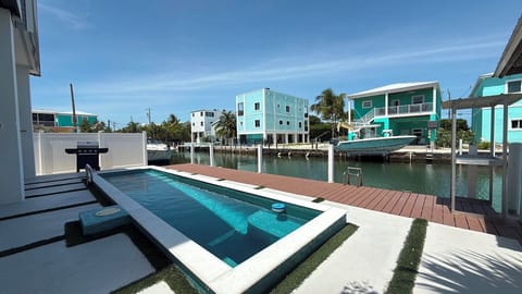 El Tesoro a Beautiful 3 Bedroom 2 Bath Marathon Home w/ Private Pool & Dock House in Marathon