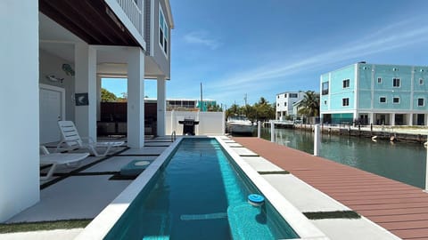 El Tesoro a Beautiful 3 Bedroom 2 Bath Marathon Home w/ Private Pool & Dock House in Marathon