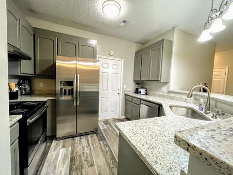 Fully equipped kitchen to make a great meal!