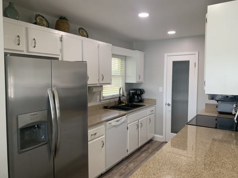 All stainless steel appliances coffee maker & complimentary coffee