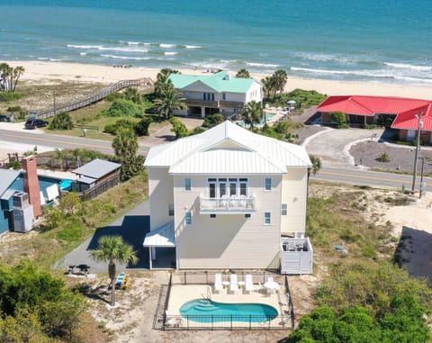 Gorgeous views and close proximity to the beach!