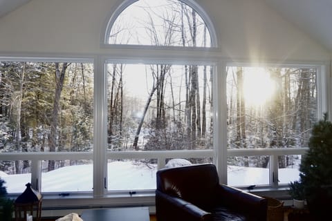 Beautiful fall, winter, and spring views (Summer is very lush and green.)