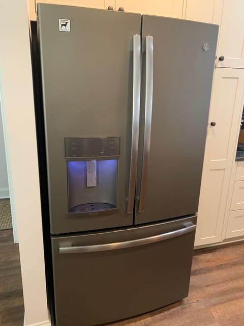 Kitchen GE Side by side w/ice and water at the door.