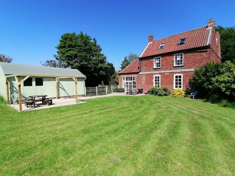 Large home with huge private garden & patio space.