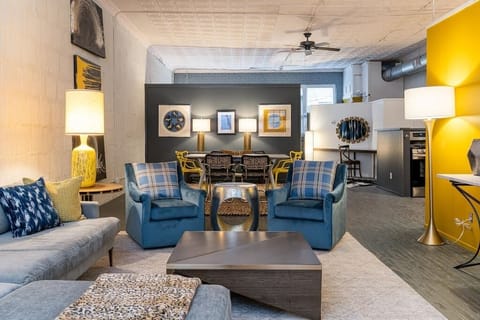 1300 sq ft of lofted living space.
A full kitchen, with regular coffee, tea, creamers provided, linen and towels, full cable, and central ac/heat.