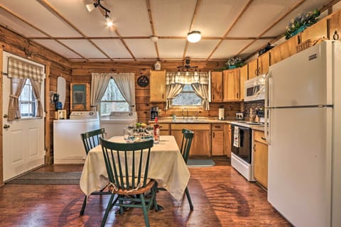 Dining Area | Dishware Provided