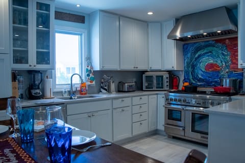 Who says cooking isn't fun? Bring the Chef out of you in our well appointed kitchen.