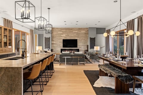 Remodeled Kitchen with all your entertaining desires