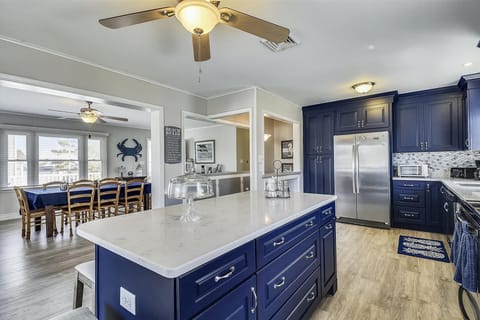 Upper Level,Kitchen,