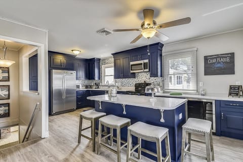 Upper Level,Kitchen,