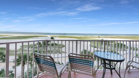 Surf Beach Room 501