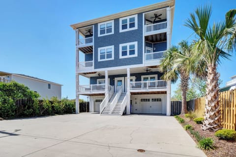 As Blue as the Ocean, Deja Blue!