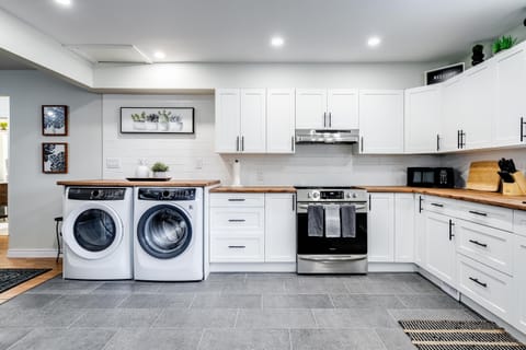 Kitchen/Laundry Room