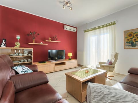Brown, Picture Frame, Property, Furniture, Couch, Comfort, Wood, Lighting, Table, Interior Design