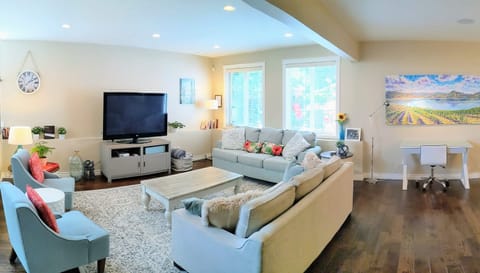 Bright and comfortable living room to relax and enjoy visiting.
