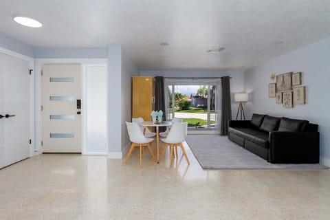 Den and Nook Area with Garde View