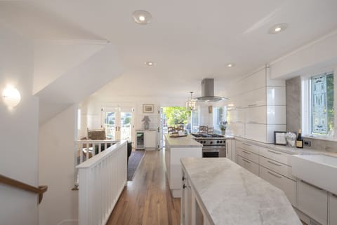 Fully Equipped Gourmet Kitchen