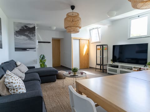 Livingroom with a TV 