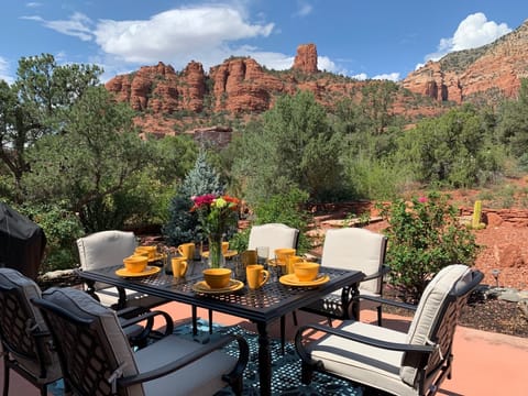 Dine with the red rocks - Chimney Rock and Thunder Mountain as a backdrop. 