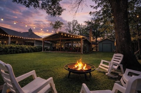 Backyard & Fire-Pit