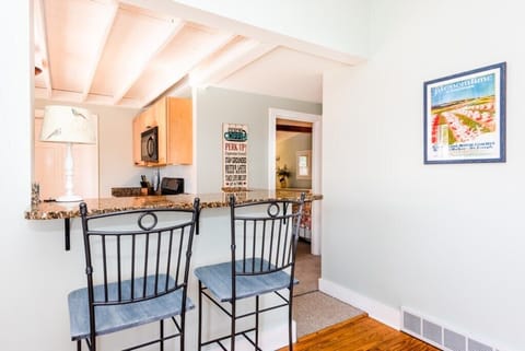 Counter seating for two