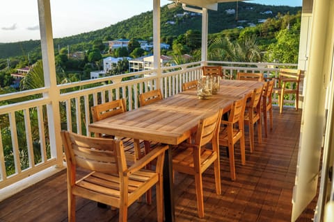 Deck and large Teak Table with spectacular views of Cruz Bay