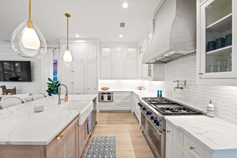 First Floor: Kitchen