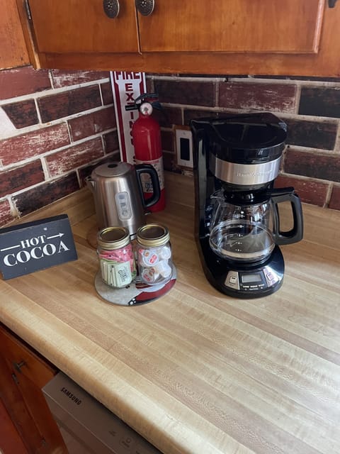 Coffee pot and electric tea kettle