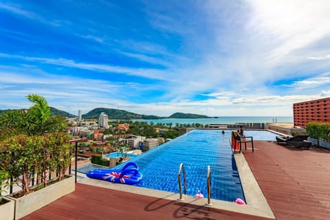 U606 - Convenient Patong apt for 3 ppl, pool & gym (2109)