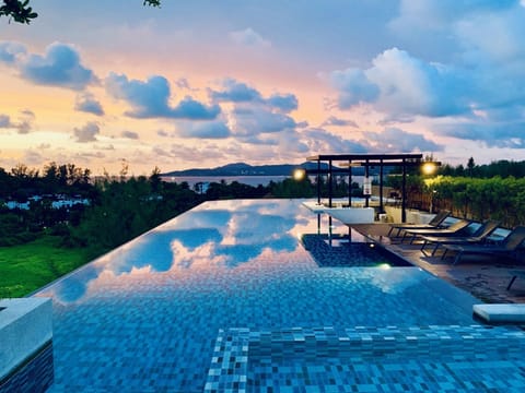 Studio near Surin and Bangtao beach with pool gym (5508)