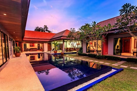 Frangipani large pool villa - garden, BBQ & maid (652)