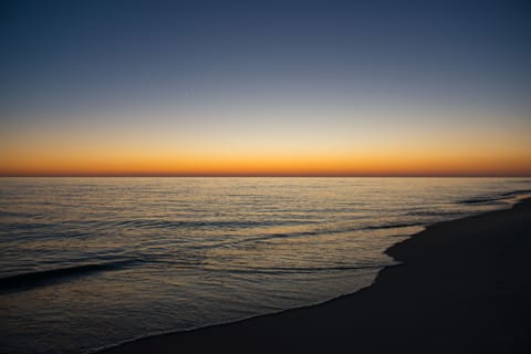 3 minute walk to the beautiful Gulf of Mexico for a gorgeous sunset view!