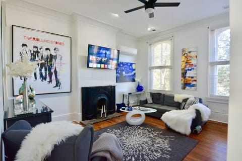 Living room area for your relaxation!
