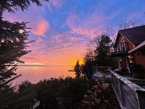 The cabin sits in the very tip of the thumb of WI in Northern Door with the most amazing sunrises with views of four islands.