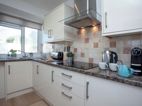 Kitchen | Dolphin Heights, Torquay