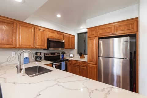 Full kitchen for all your dining needs.