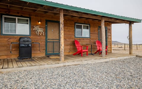 Welcome to Cowboy Bunkhouse #2. Close to town with mountain views