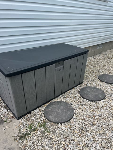Outside storage for beach equipment 