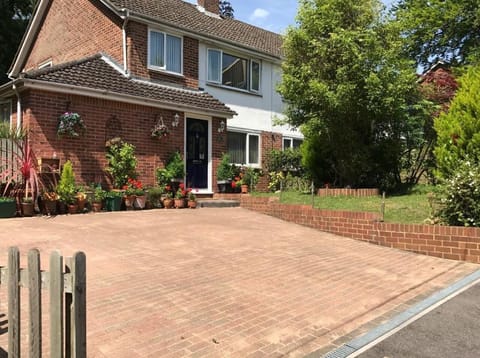 Pre-bookable Parking via www.yourparkingspace.co.uk