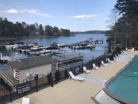 Marina where you can rent a boat, kayak or standup paddle boards.