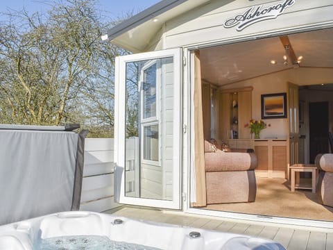 Hot tub | Bryn Bychan, Pwllheli