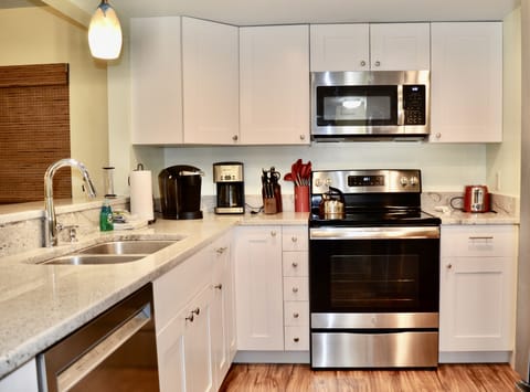 All new kitchen, everything you would have at home, and perhaps more.