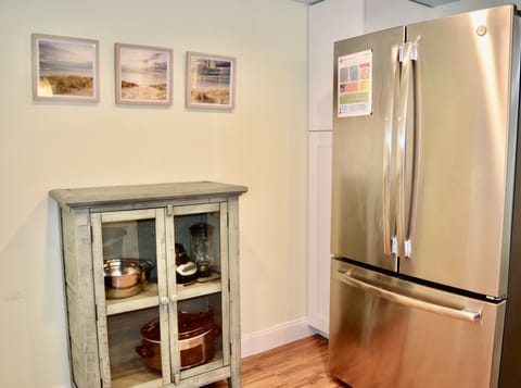 Extra large refrigerator, freezer drawer, ice maker, water dispenser inside