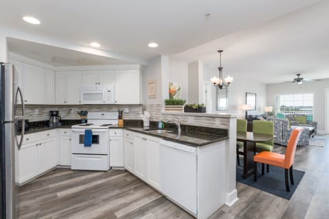 Fully equipped kitchen - Mr. Coffee