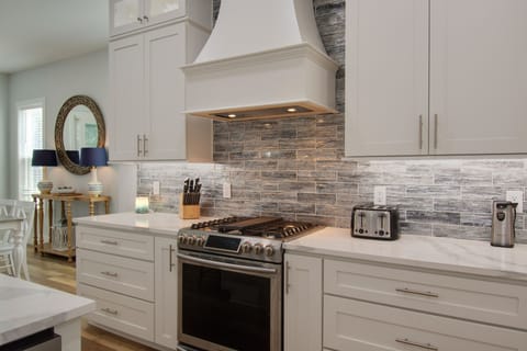 Custom Vent hood, gas stove