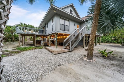 The Wheelhouzz , North Captiva Florida .Cozy Bungalow steps away from the  Beach