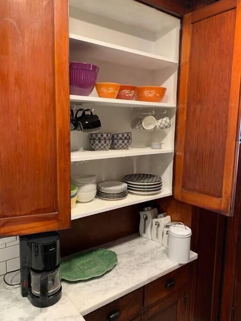 A fully stocked kitchen with all of the essentials!